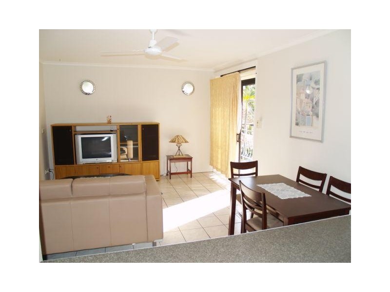 19 Leonard Avenue, Surfers Paradise QLD 4217