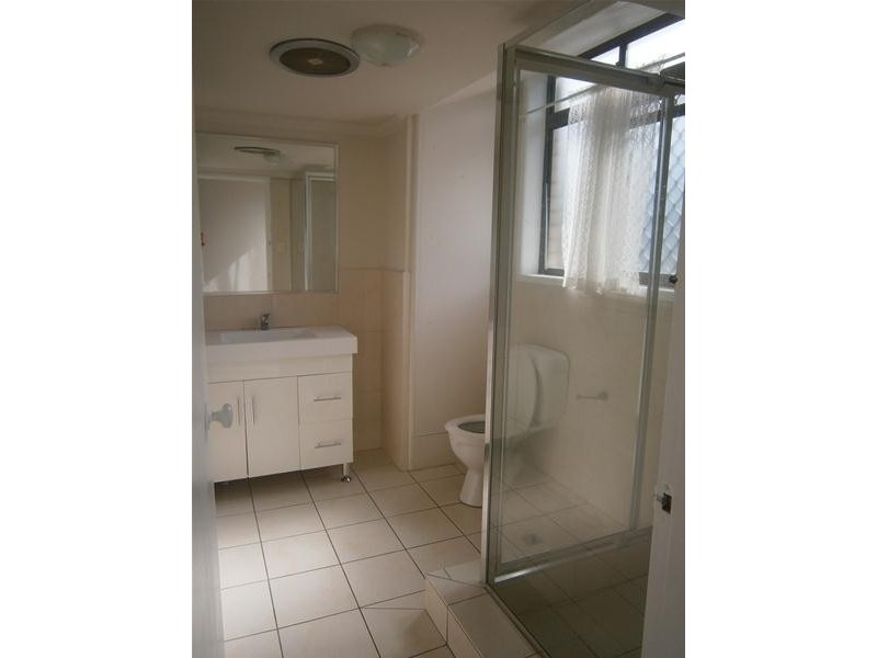 19 Leonard Avenue, Surfers Paradise QLD 4217