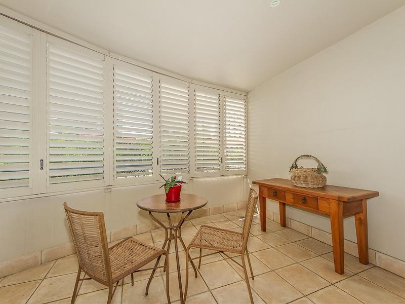 1/5  Mountbatten Avenue, Main Beach QLD 4217