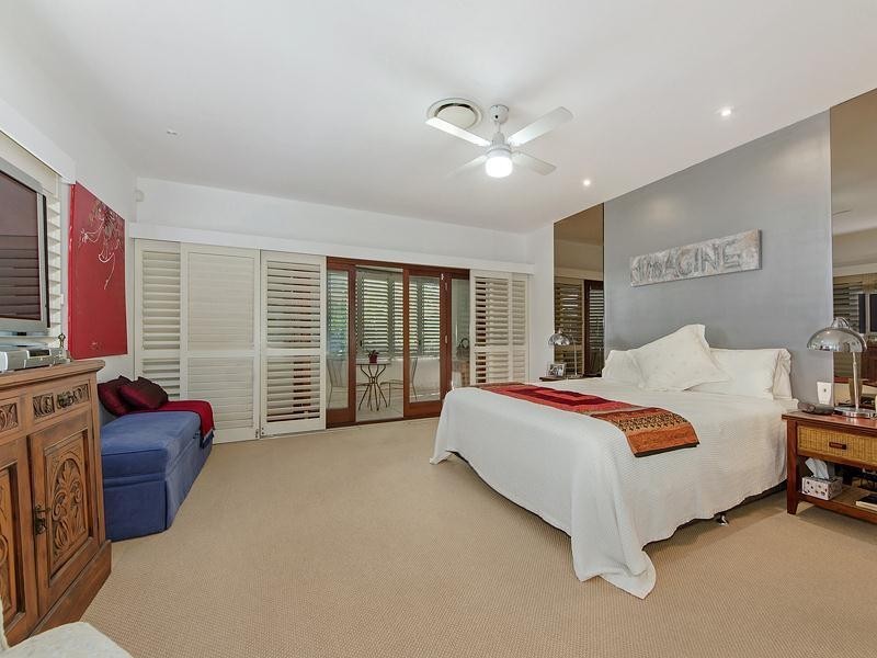 1/5  Mountbatten Avenue, Main Beach QLD 4217