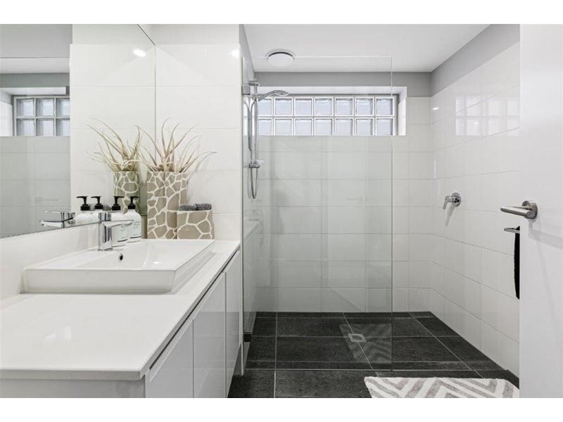 2414/1-7 Waterford Court, Bundall QLD 4217