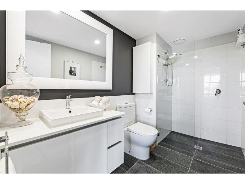 2414/1-7 Waterford Court, Bundall QLD 4217