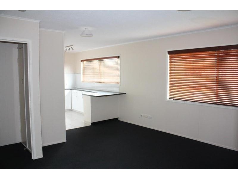 4/25 Leonard Avenue, Surfers Paradise QLD 4217