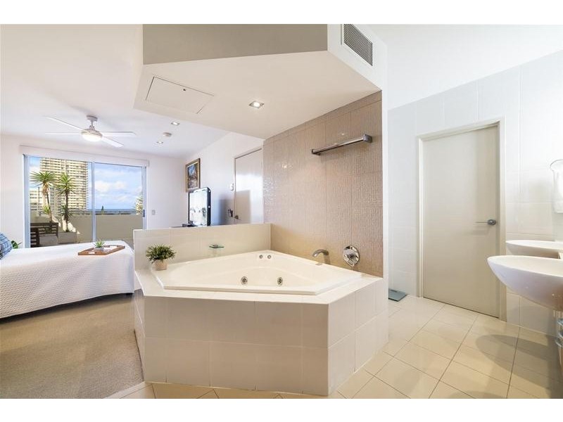 173/21 Cypress Avenue, Surfers Paradise QLD 4217