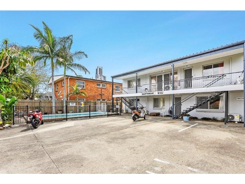 2/5 Leonard Avenue, Surfers Paradise QLD 4217