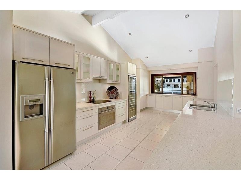 18 Buccaneer Court, Paradise Waters QLD 4217