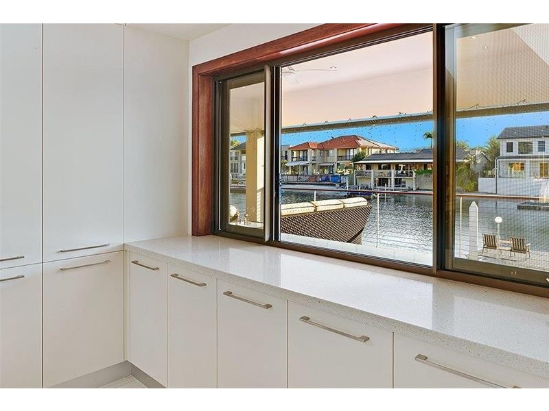 18 Buccaneer Court, Paradise Waters QLD 4217