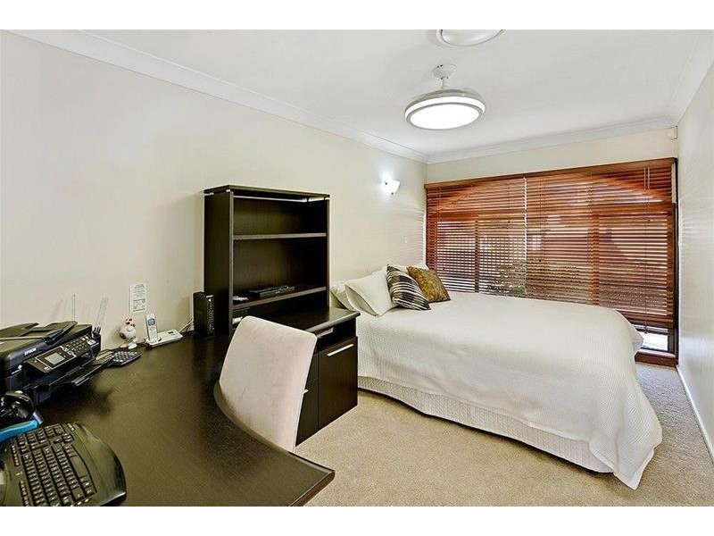 18 Buccaneer Court, Paradise Waters QLD 4217