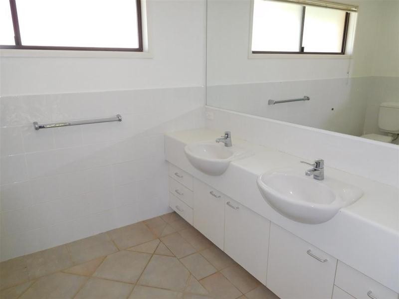 26 Platypus Avenue, Sorrento QLD 4217