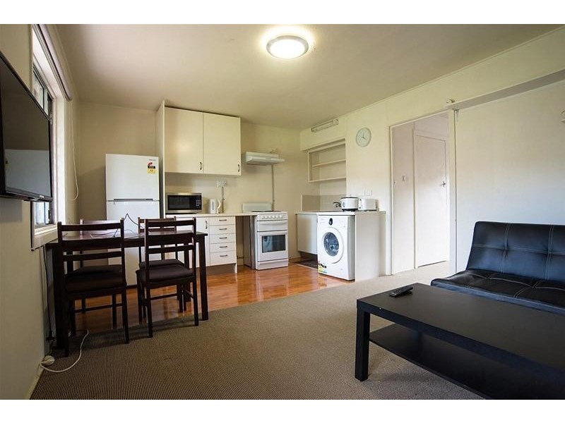 6 Leonard Avenue, Surfers Paradise QLD 4217