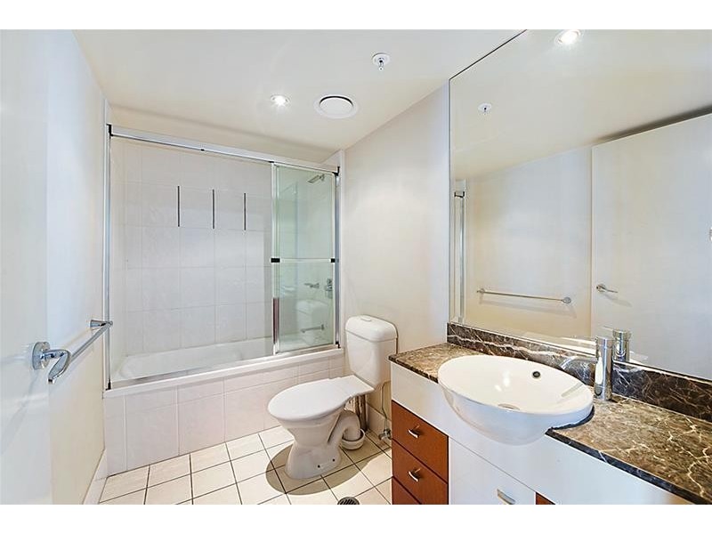 23 Ferny Avenue, Surfers Paradise QLD 4217