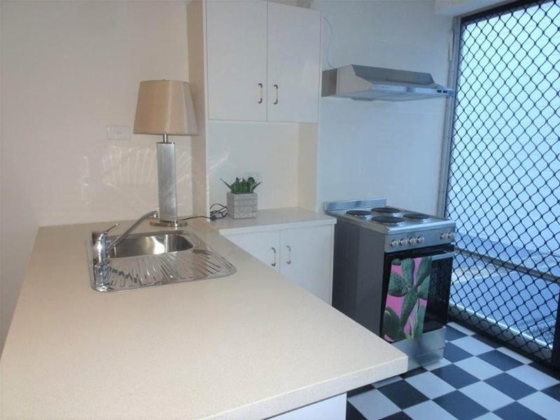 18/15 Cavill Avenue, Surfers Paradise QLD 4217