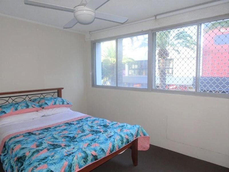 18/15 Cavill Avenue, Surfers Paradise QLD 4217