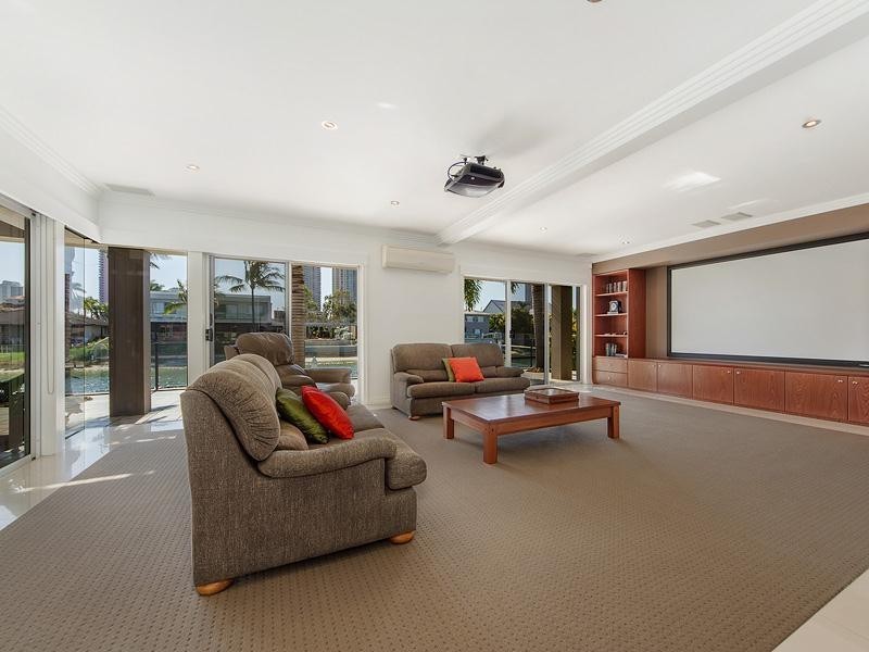 59 Admiralty Drive, Paradise Waters QLD 4217