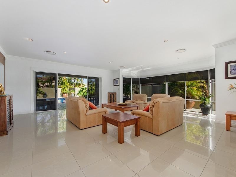 59 Admiralty Drive, Paradise Waters QLD 4217
