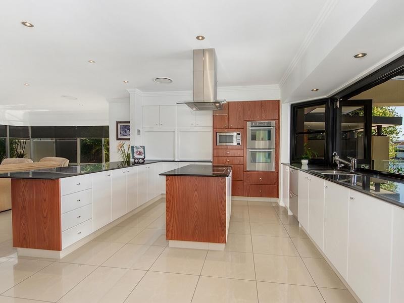 59 Admiralty Drive, Paradise Waters QLD 4217