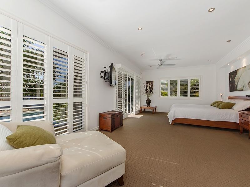 59 Admiralty Drive, Paradise Waters QLD 4217