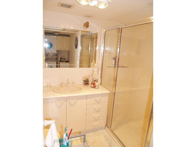 219 Surf Parade ‘Warringa Surf’, Broadbeach QLD 4218