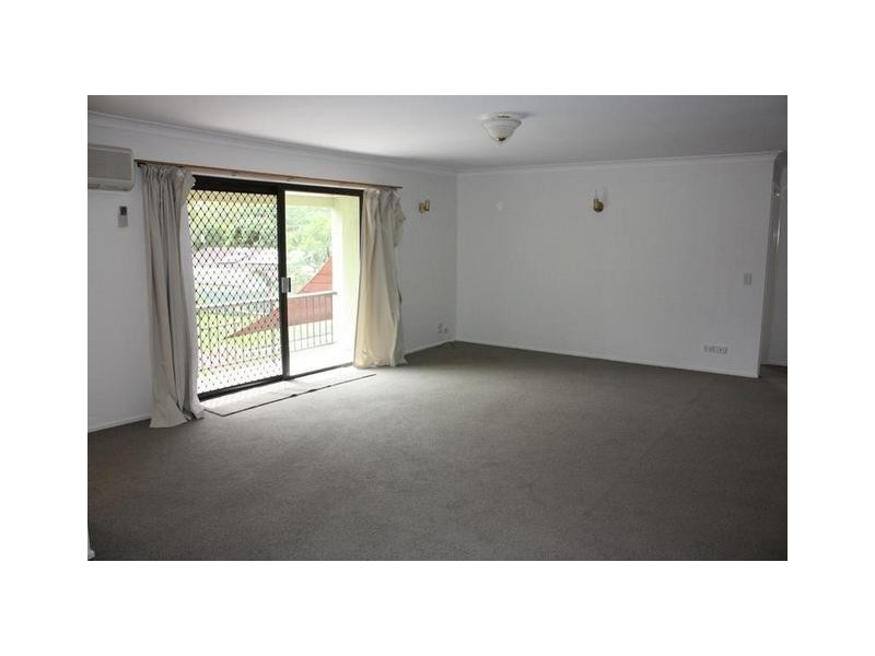 2 Grevillia Avenue, Southport QLD 4215