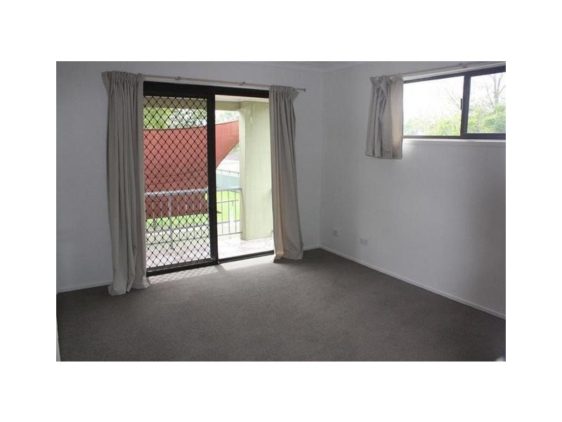 2 Grevillia Avenue, Southport QLD 4215