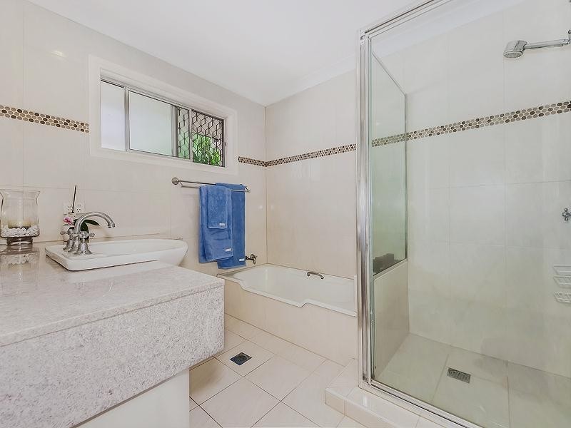 2 Etna Street, Isle Of Capri QLD 4217