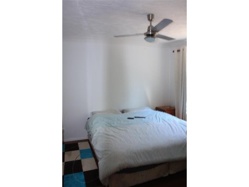 13 Illawong Street, Chevron Island QLD 4217