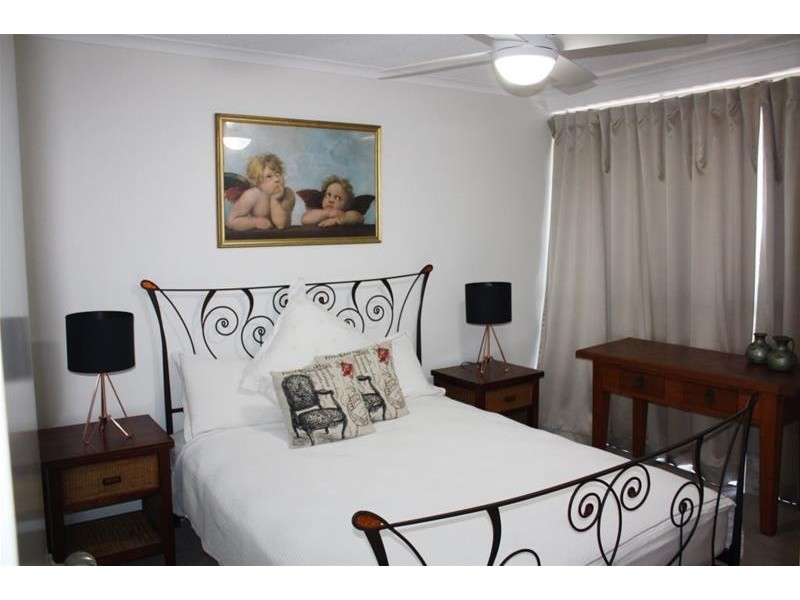 12 Enderley Avenue, Surfers Paradise QLD 4217