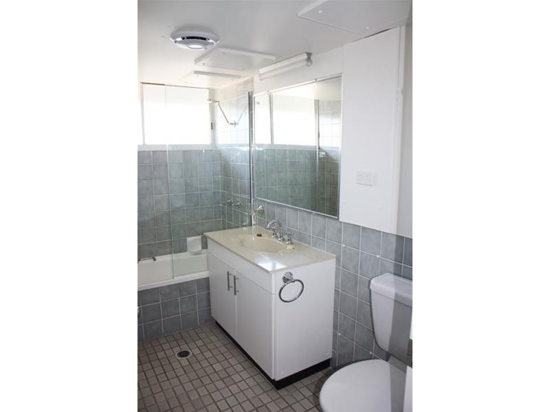 12 Enderley Avenue, Surfers Paradise QLD 4217