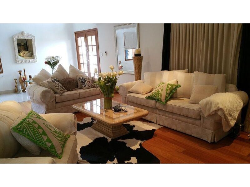 24 Lakeside Avenue, Broadbeach Waters QLD 4218