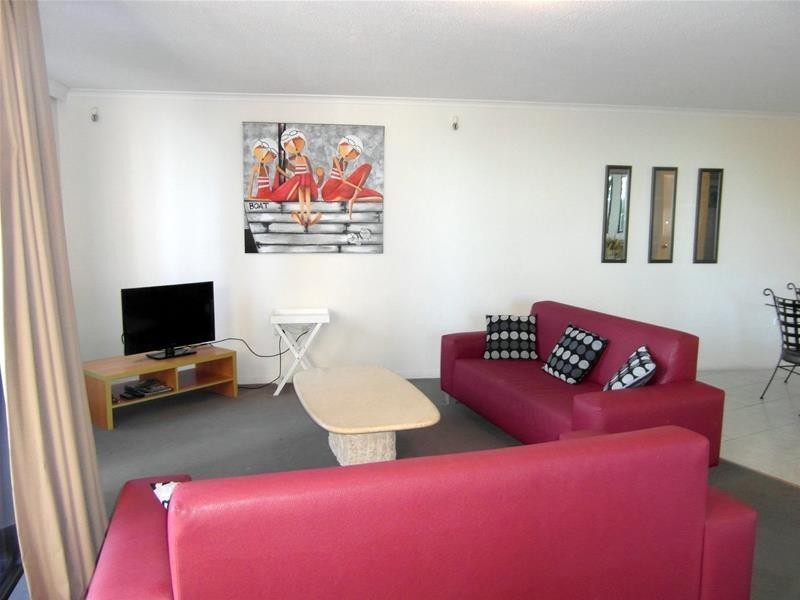 9 Trickett Street ‘Surfers International’, Surfers Paradise QLD 4217