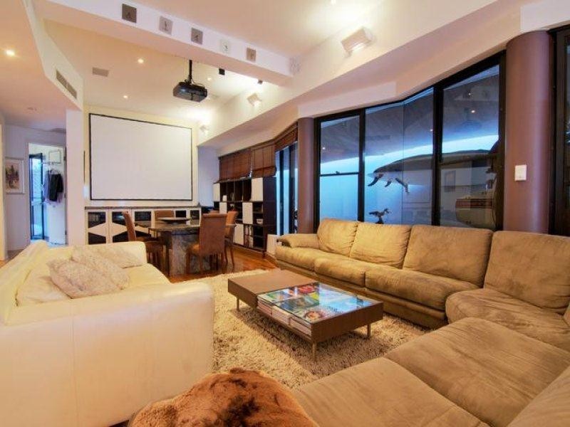 2/8 First Avenue, Broadbeach QLD 4218