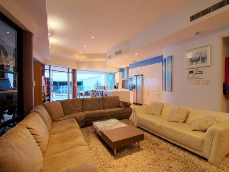 2/8 First Avenue, Broadbeach QLD 4218