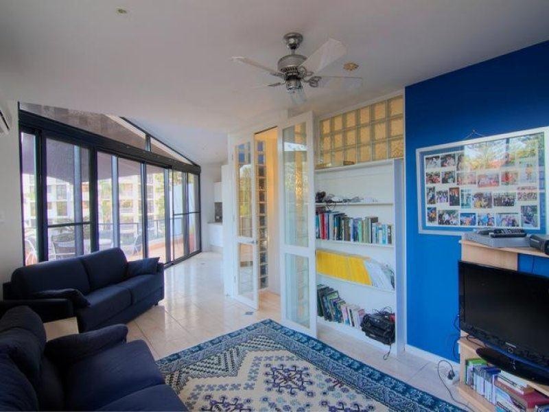 2/8 First Avenue, Broadbeach QLD 4218