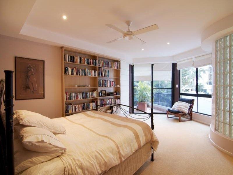 2/8 First Avenue, Broadbeach QLD 4218