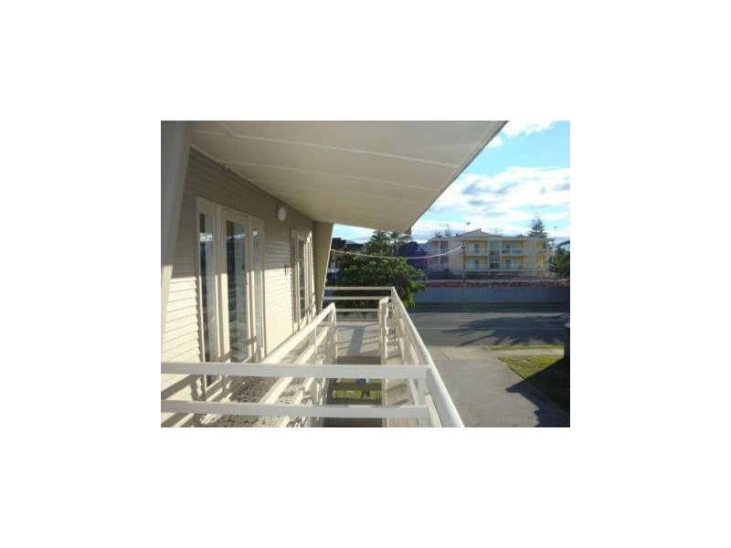 4/108 Old Burleigh Road, Broadbeach QLD 4218