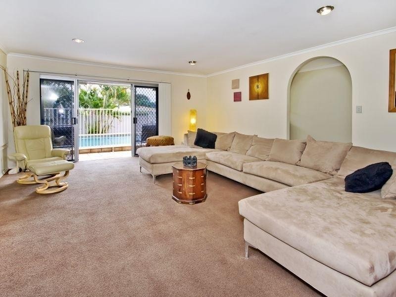 30 Brindisi Avenue, Isle Of Capri QLD 4217