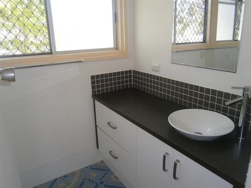 107 Stanhill Drive, Chevron Island QLD 4217