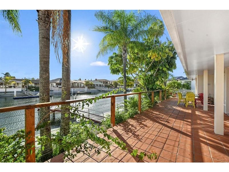 8 Viking Court, Paradise Waters QLD 4217