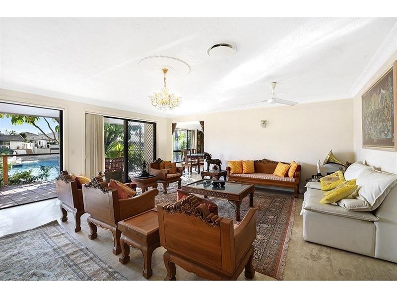 8 Viking Court, Paradise Waters QLD 4217