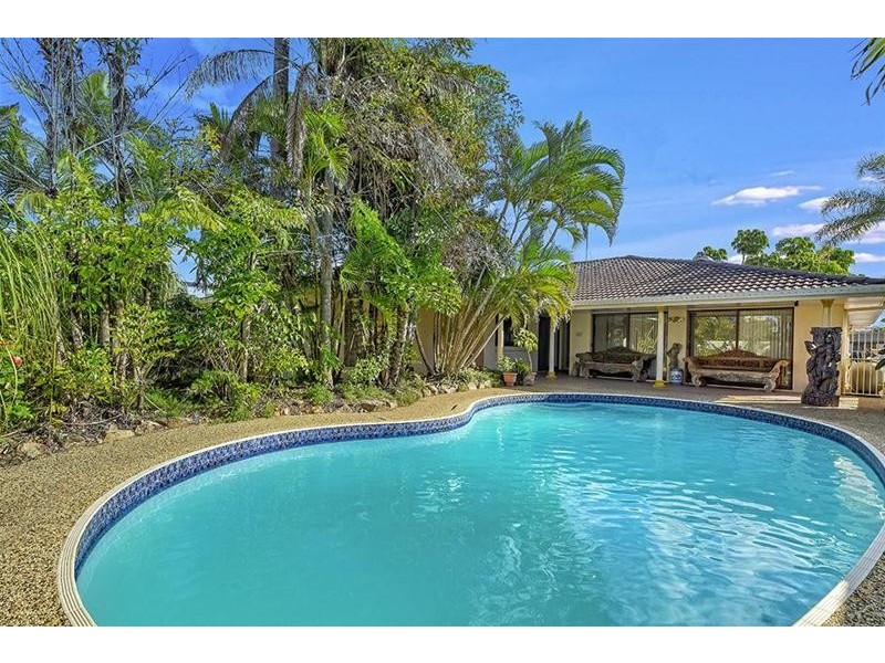8 Viking Court, Paradise Waters QLD 4217