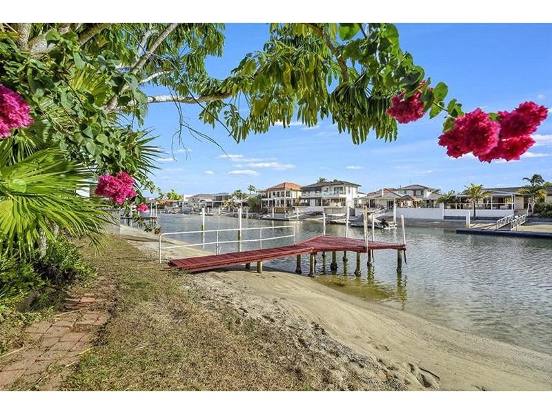 8 Viking Court, Paradise Waters QLD 4217