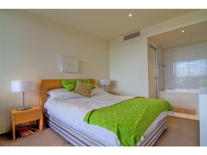 4 Wahroonga Place, Surfers Paradise QLD 4217