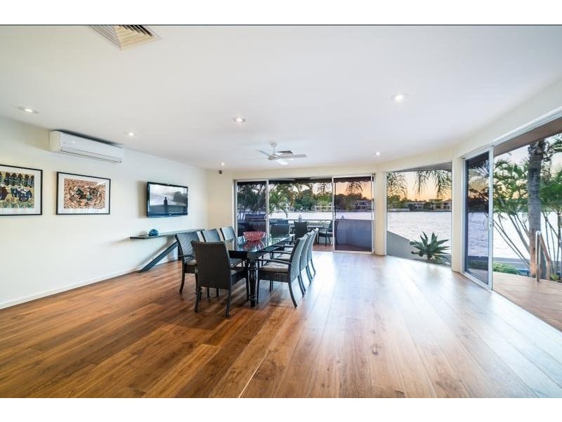 105 Commodore Drive, Paradise Waters QLD 4217