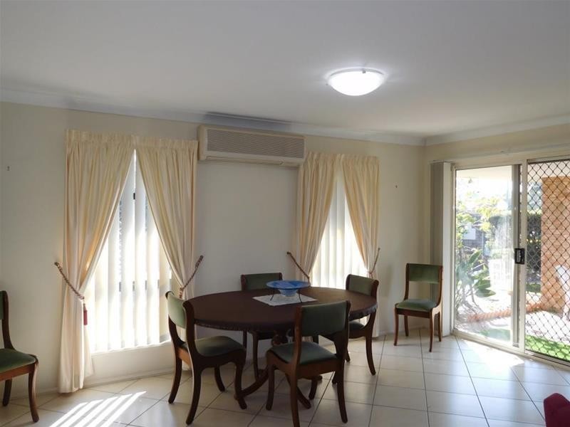 1/218 Central Street, Labrador QLD 4215