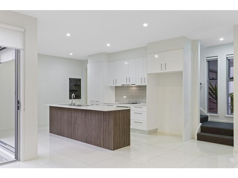 3/132 Eugaree Street, Southport QLD 4215