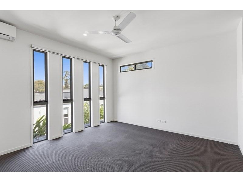 3/132 Eugaree Street, Southport QLD 4215