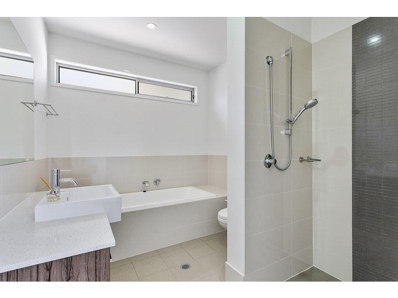 3/132 Eugaree Street, Southport QLD 4215