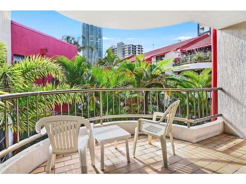 68 & 68A/38 Enderley Avenue, Surfers Paradise QLD 4217