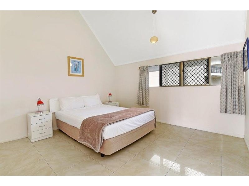 68 & 68A/38 Enderley Avenue, Surfers Paradise QLD 4217