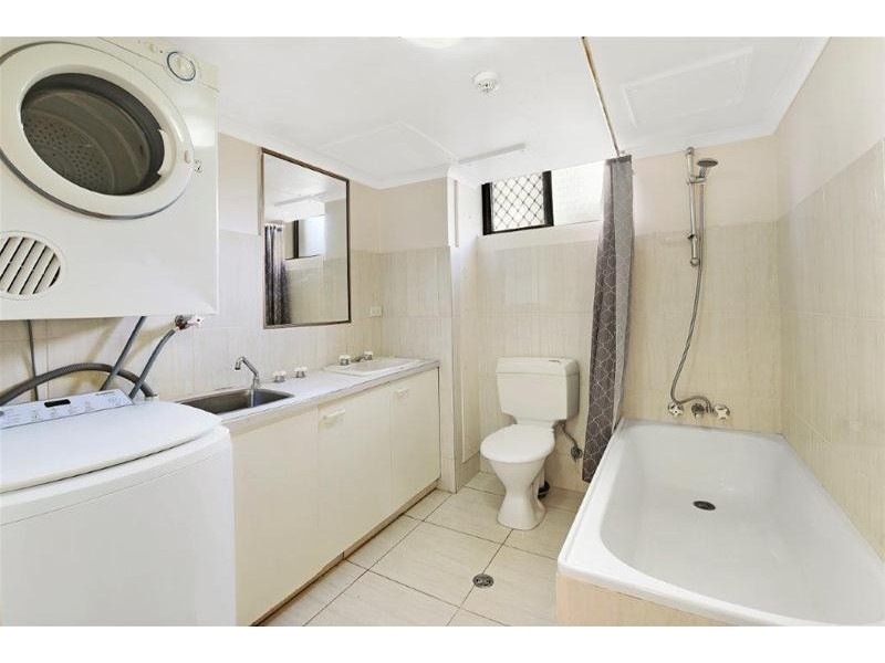 68 & 68A/38 Enderley Avenue, Surfers Paradise QLD 4217